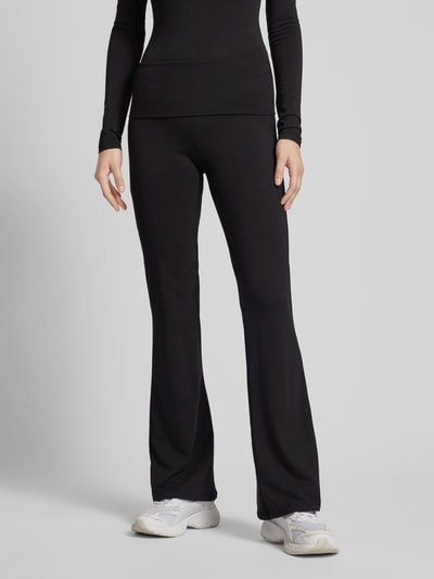 Gina Tricot Flared cut stoffen broek met elastische band Zwart - 4