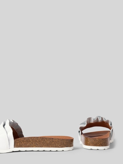 Produktfoto, Slipper aus echtem Leder Modell 'Rocio' von Verbenas, damskie skórzane klapki z zaokrąglonym krojem, falbaną, profilowaną podeszwą, wysokość obcasa 3 cm w rozmiarze 40