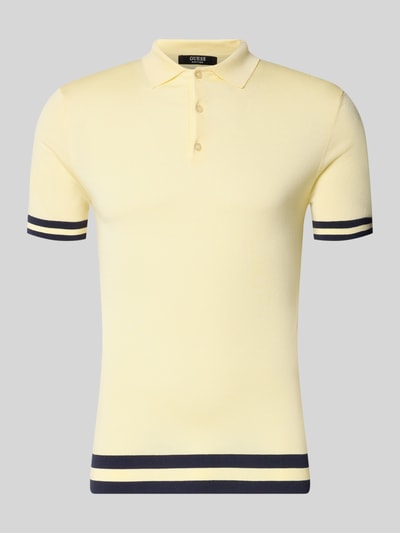 Produktfoto, Slim Fit Poloshirt aus Lyocell-Seide-Mix von GUESS, mieszanka jedwabiu i lyocellu, krój slim fit, model 'LARRY', kołnierzyk polo, listwa guzikowa, paski w kontrastowym kolorze, długość tyłu w rozmiarze M: 67 cm, jasny żółty z czarnymi paskami, gładka tekstura
