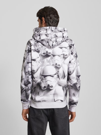 s.Oliver RED LABEL Regular Fit Hoodie mit Starwars®-Artwork Weiss 5