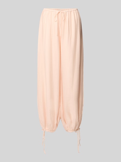 Produktfoto, Relaxed Fit Stoffhose aus Viskose-Mix von Gina Tricot in zartem Rosé, semitransparentes Design, elastischer Bund mit Tunnelzug, eingefasste Ärmelabschlüsse, Bundweite 39 cm, Innenbeinlänge 73 cm, für Damen