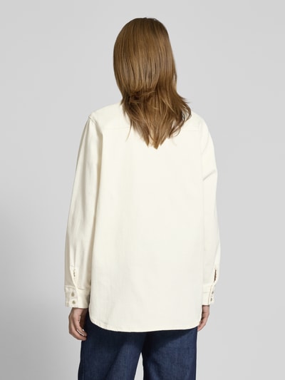 My Essential Wardrobe Relaxed fit jeansblouse met paspelzakken op de borst, model 'Dagmar' Offwhite - 5