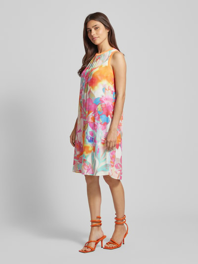 Emily Van den Bergh Knielanges Kleid mit floralem Muster Modell 'Multi Aqua Flower' Pink 1