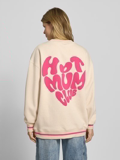OH APRIL Oversized Sweatshirt mit Rundhalsausschnitt Modell 'Hot Mum' Beige Melange 4
