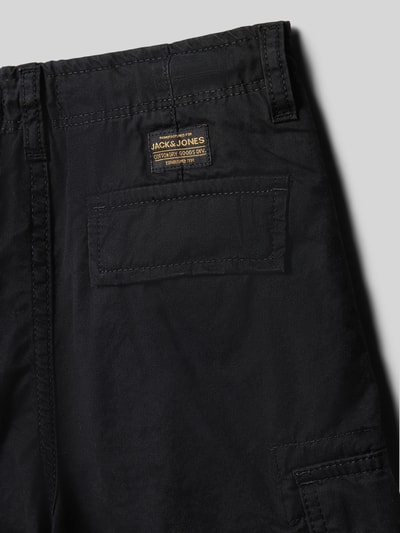 Productfoto, Regular Fit Shorts met logo-patch model 'Cole' van Jack & Jones van puur katoen, cargozak, knoop- en ritssluiting, zwarte stof, bandwijdte maat 140: 32 cm, binnenbeenlengte maat 140: 44 cm