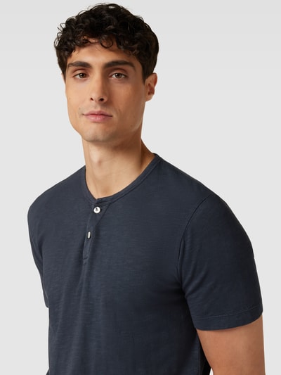 Marc O'Polo T-Shirt mit kurzer Knopfleiste Modell 'Henley' Dunkelblau 3