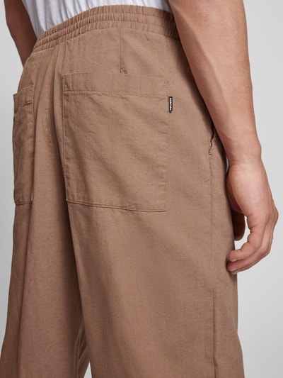 REVIEW Straight Leg Bundfaltenhose mit elastischem Bund Mud 3