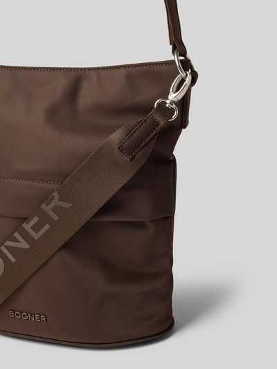 Produktfoto, Handtasche mit Logo-Applikation Modell 'Heather' von BOGNER in Braun mit Schulterriemen und Reißverschluss, glatte Oberfläche