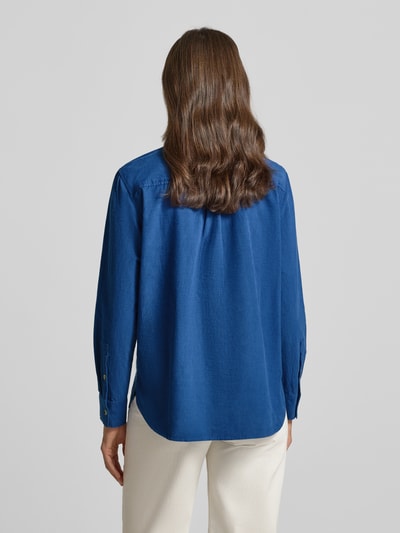 Christian Berg Woman Relaxed Fit Hemdbluse in Cord-Optik mit Brusttasche Blau 5