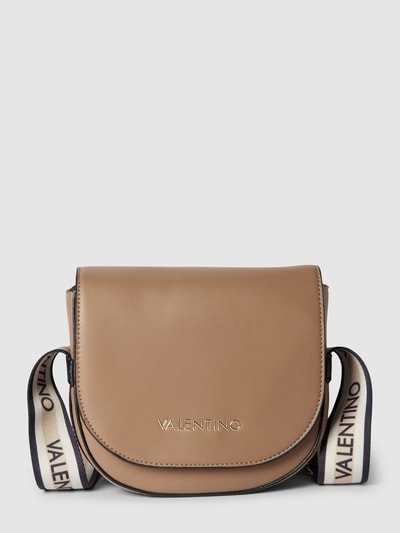 VALENTINO BAGS Saddle Bag mit Label-Detail in metallic Modell 'COUS' Taupe 1