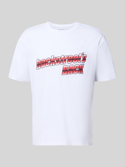 Produktfoto, Regular Fit T-Shirt aus reiner Baumwolle Modell 'Backstreet Boys' von Mister Tee, białe, prosta faktura, krój regular fit, okrągły dekolt, krótki rękaw, szerokość w rozmiarze M: 69 cm