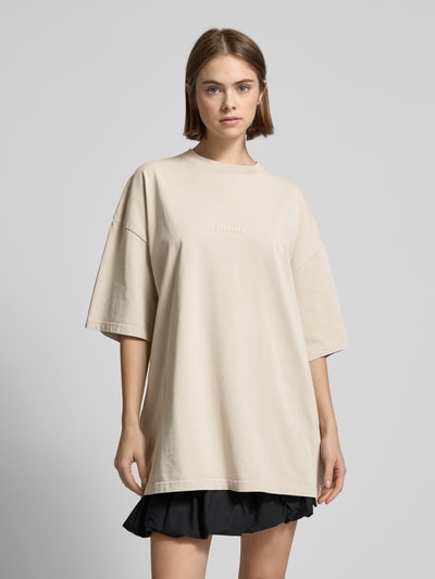 Karo Kauer Oversized T-Shirt mit Label-Print Modell 'UNITY' Taupe 4