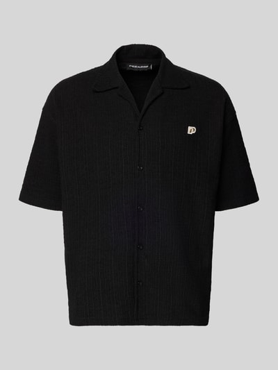 Produktfoto, schwarzes Regular Fit Freizeithemd mit Reverskragen aus Baumwoll-Mix, Label-Patch, Kurzarm, Modell 'LIBCO' von Pegador