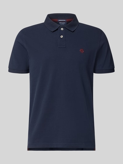 Produktfoto, Regular Fit Poloshirt mit Label-Stitching von MCNEAL, dunkelblau, Reine Baumwolle, Knopfleiste, Rückenlänge 70 cm, Größe M