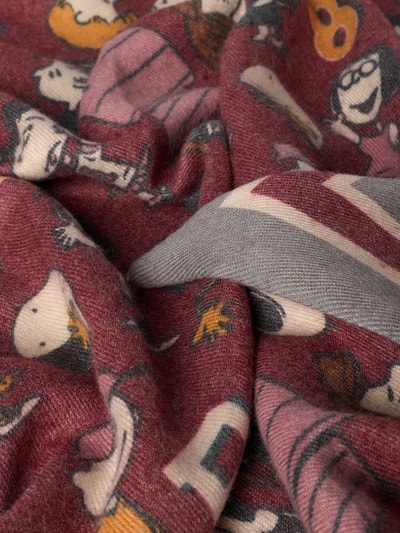 Produktfoto, Dreieckstuch im Allover-Look von Codello, Material-Mix mit Viskose-Anteil, rotbraune Farbe, Comic-Muster, weiche Textur, Szerokość w rozmiarze 1: 31 cm, długość w rozmiarze 1: 160 cm.