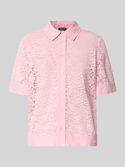 Produktfoto, Regular Fit blouse uit kant model 'Blandine' van JOOP! materiaalmix met viscose, overhemdkraag, knoopsluiting, lichtroze kleur, semi-transparante structuur