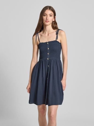 Only Tailliertes Freizeitkleid mit gesmoktem Brustbereich Modell 'NOVA' Rauchblau 4