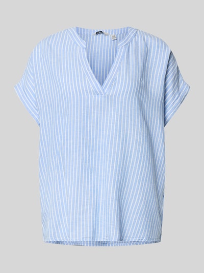 Produktfoto, Blusenshirt aus Leinen-Viskose-Mix Modell 'FALAKKA' von B.Young, Relaxed-Fit, hellblau mit weißen Streifen, V-Ausschnitt, Rückenlänge bei Größe 36: 63 cm.