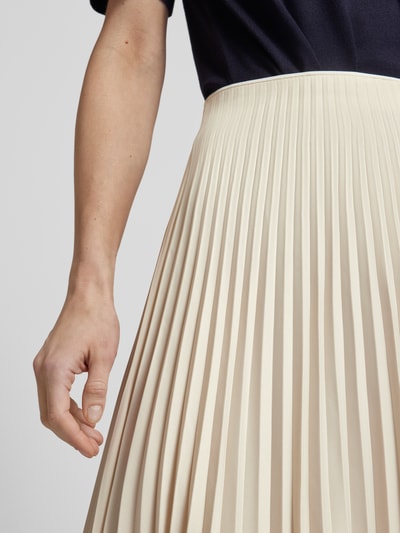 Selected Femme Długa spódnica z plisami model ‘TINA’ Złamany biały 3