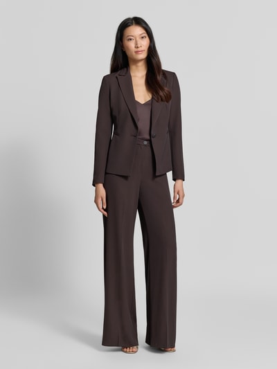 Vrouwenmodel draagt Wide Leg stoffen broek met knoopsluiting van Rinascimento, Materiaalmix met stretch, bandwijdte maat S 40 cm, binnenbeenlengte S 85 cm, wide leg, ritssluiting, dames, Ganzkörperansicht von vorne