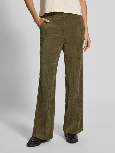 Vrouwenmodel draagt olijfgroene corduroy broek Regular Fit model 'AMELIE' van CAMBIO, Dames corduroy broek, vooraanzicht volledige lengte