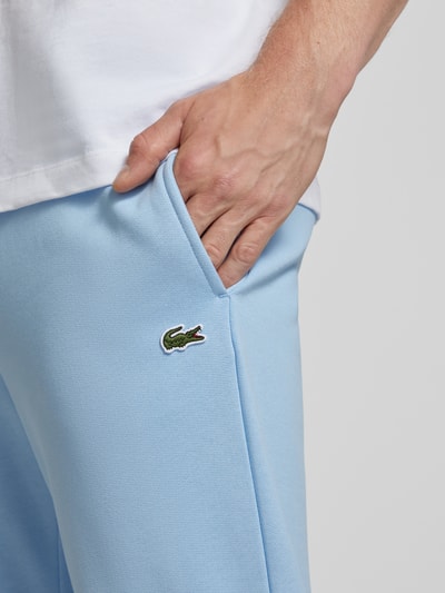 Lacoste Slim fit sweatpants met logopatch Lichtblauw - 3