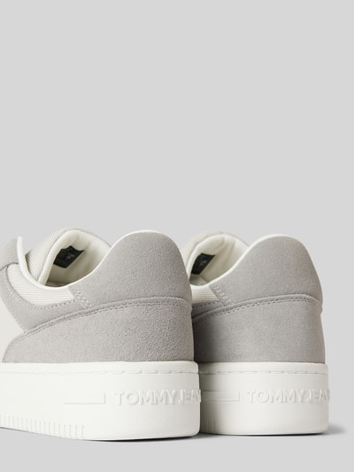 Tommy Jeans Ledersneaker mit Label-Patch Modell 'BASKET' Mittelgrau 2