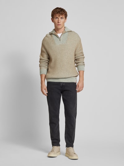 Scotch & Soda Sweter z dzianiny ze stójką Piaskowy 1