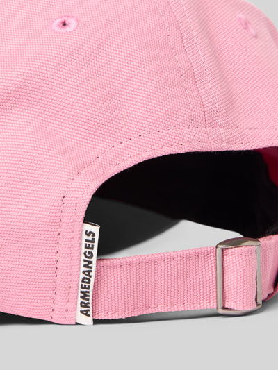 Produktfoto, Cap aus reiner Baumwolle Modell 'YENAAS' von ARMEDANGELS in Rosa mit Metallschnalle, feine Webstruktur, Damen Cap von ARMEDANGELS