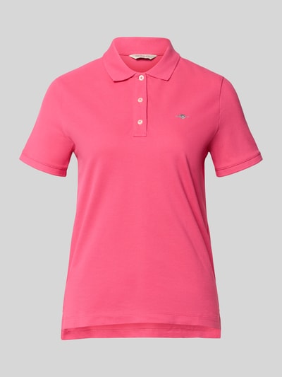 Produktfoto, Poloshirt mit Logo-Stitching und Polokragen von Gant in Pink, reine Baumwolle, Regular Fit, kurze Knopfleiste, glatte Textur.