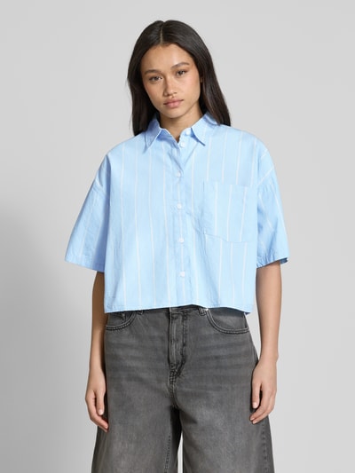 Review Boxy Fit Hemdbluse mit Brusttasche Hellblau 4