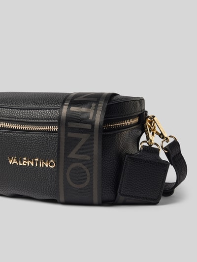 VALENTINO BAGS Heuptasje met logo-applicatie, model 'Miramar' Zwart - 2