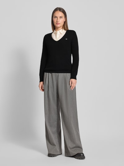 GANT Strickpullover aus Lammwoll-Mix mit V-Ausschnitt Black 1