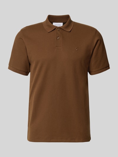 Produktfoto, brązowa koszulka polo Slim Fit Poloshirt mit Label-Stitching Modell 'AUSTIN' von JACK & JONES z mieszanki materiałów z przewagą bawełny, kołnierzyk polo, wyhaftowane logo, długość tyłu w rozmiarze M: 70 cm
