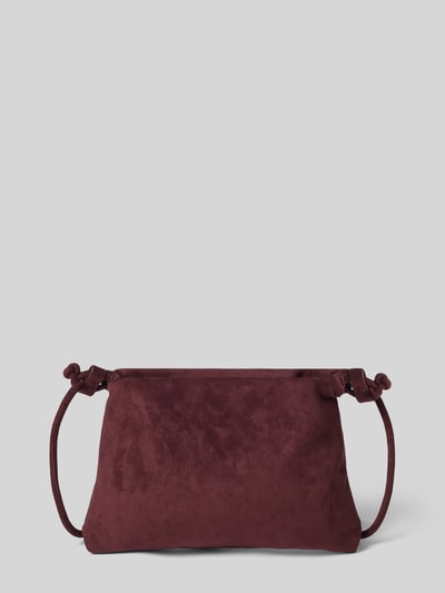 Produktfoto, Pouch Bag mit Stretch-Anteil Modell 'VUEDE' von b.young, skóra welurowa, szerokość w rozmiarze 1: 28 cm, długość 22 cm, głębokość 3 cm, długość paska na ramię 120 cm, główna przegroda z zapięciem na magnes, przegródka wewnętrzna, wykończenie materiału