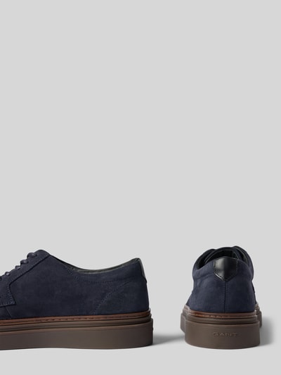 Produktfoto, buty sznurowane z granatowej naturalnej skóry, brązowa podeszwa, model 'Kinzoon' od GANT, Herren Schnürschuhe von GANT
