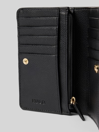 Produktfoto, Portemonnaie mit Label-Detail Modell 'Orin 2.0_SM' von HUGO aus schwarzem Leder, goldfarbene Details, Damen Portemonnaie von HUGO
