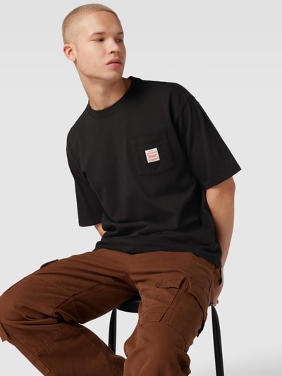 Levi's® T-shirt o kroju oversized z kieszenią na piersi model ‘WORKWEAR’ Czarny 3