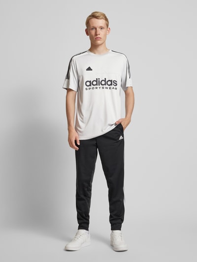 ADIDAS SPORTSWEAR T-shirt met labelprint Lichtgrijs - 1