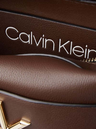 CK Calvin Klein Camera Bag in Leder-Optik Dunkelbraun 5