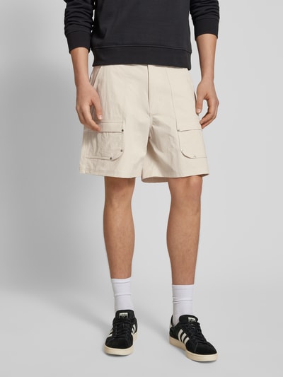 adidas Originals Szorty o kroju regular fit z wyhaftowanym logo Beżowy 4