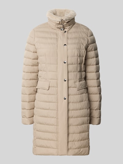 Produktfoto, Steppmantel mit Stehkragen und Pattentaschen von FUCHS SCHMITT in Beige, wattiert, matte Oberfläche, sichtbare Knopfleiste