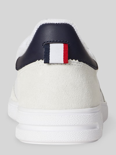 Produktfoto, Low Top Sneaker aus echtem Leder von Polo Ralph Lauren, biały z granatowym detalem, logo, kontrast, skóra licowa, velur, podeszwa strukturalna