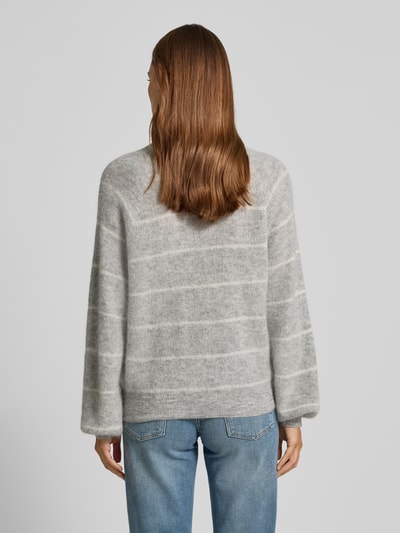 DRYKORN Sweter z dzianiny o kroju oversized ze stójką model ‘LARELY’ Jasnoszary melanż 5