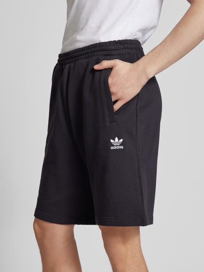 adidas Originals Szorty z dzianiny dresowej o kroju regular fit z wyhaftowanym logo model ‘ESSENTIAL’ Czarny 3