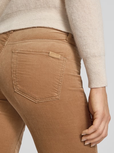 CAMBIO Spodnie sztruksowe o rozkloszowanym kroju z 5 kieszeniami model ‘PARIS’ Camel 3