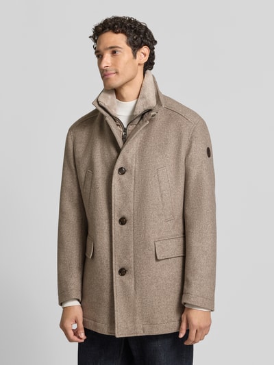 Mannenmodel draagt Regular fit lange jas van wolmix model 'Gary' van JOOP! COLLECTION, Heren functionele lange jas, vooraanzicht,