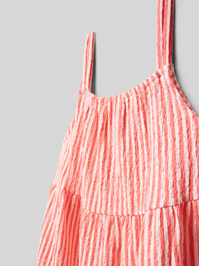 Produktfoto, Kleid mit Strukturmuster und Spaghettiträgern von Garcia, rosa-weiß gestreift, Material-Mix mit Stretch, lockerer Schnitt, Volantsaum