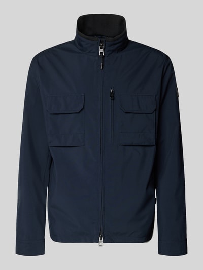 Produktfoto, Jacke mit Stehkragen von NAUTGÅRD in Dunkelblau, Regular Fit, Reißverschluss, Eingrifftaschen, Brusttaschen, glatte Textur, Rückenlänge bei Größe M 73 cm, Schulterbreite 45 cm, Brustweite 49 cm, Ärmellänge 67 cm