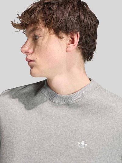 adidas Originals Regular Fit Sweatshirt aus Baumwoll-Mix mit Logo-Stitching Mittelgrau Melange 3